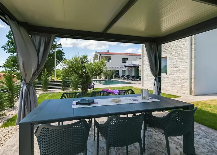 Lavanda Villa *