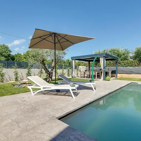Lavanda Villa *